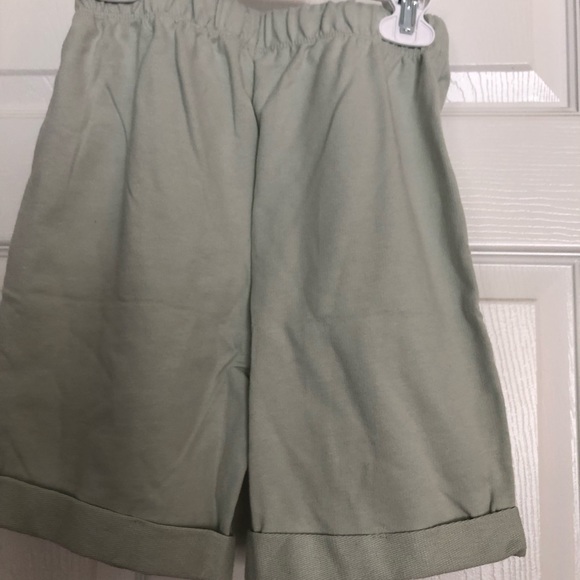 Girls short - Picture 1 of 5